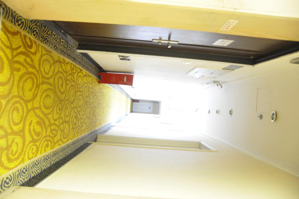 Super 8 Hotel Beijing Shijingshan Jiujiuyuan Zewnętrze zdjęcie